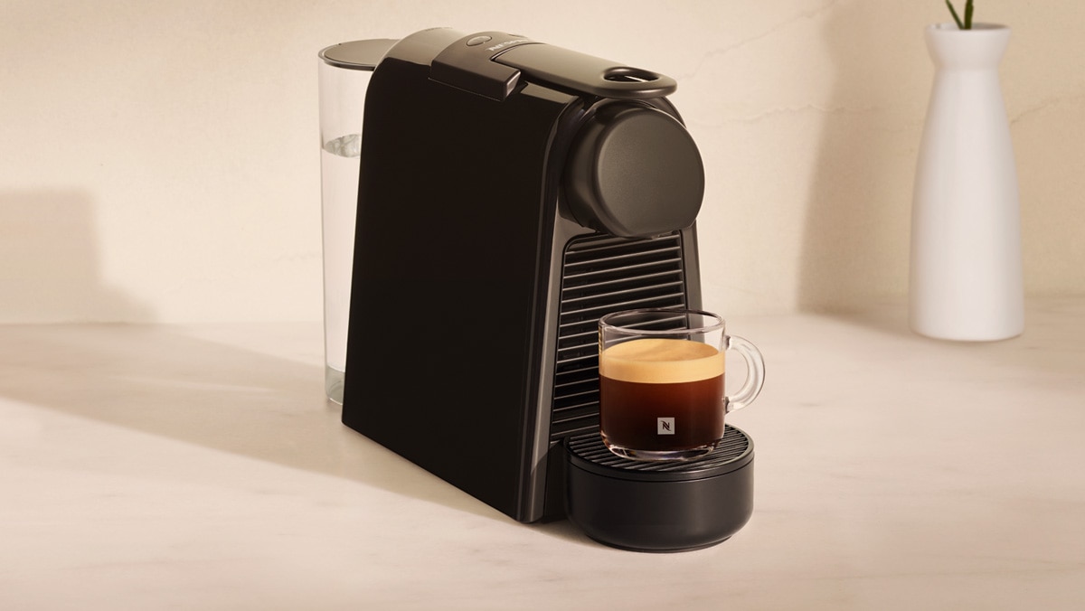 Essenza Mini Piano Black | Coffee Machine | Nespresso